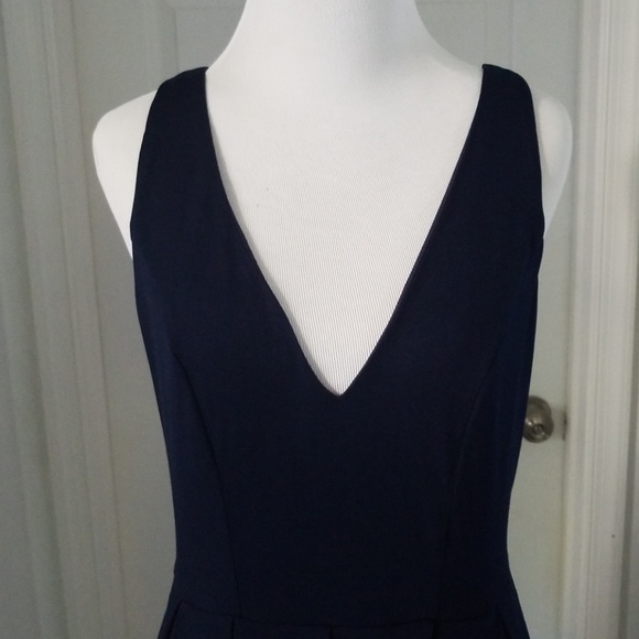 Tobi Low cut dress - Picture 2 of 7